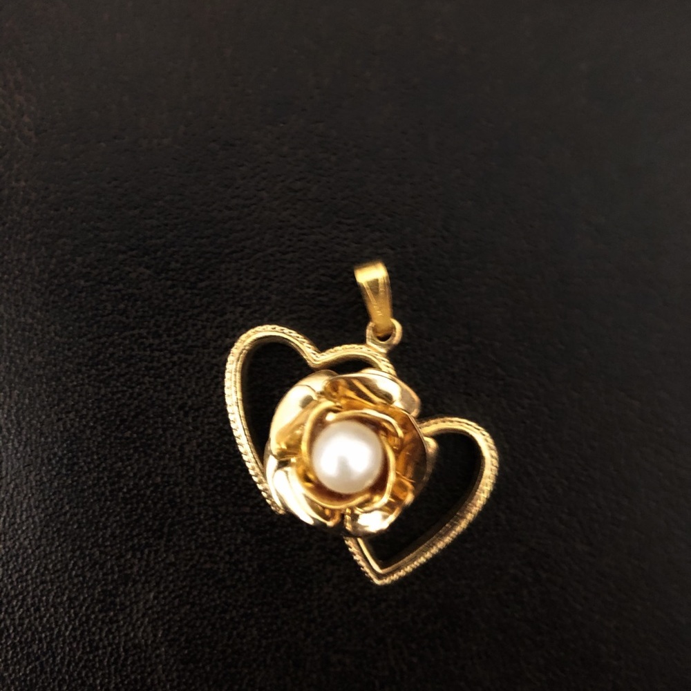 Pearl Double Heart Pendant